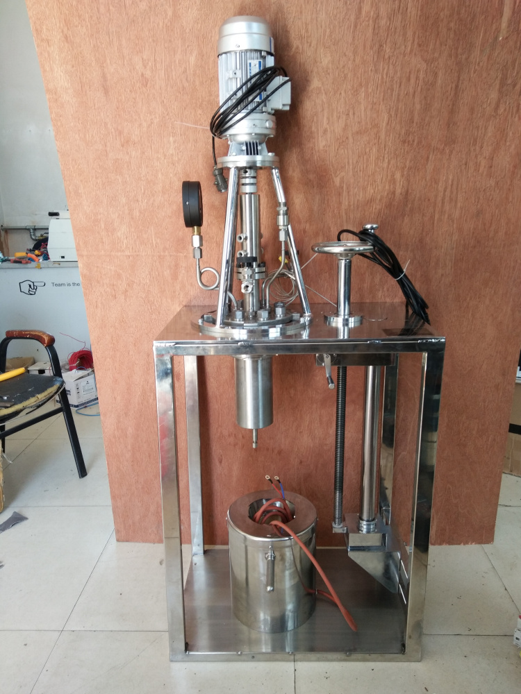 KCFD系列--框架結(jié)構(gòu)、螺栓連接、磁流體直連、翻轉(zhuǎn)出料側(cè)面照片