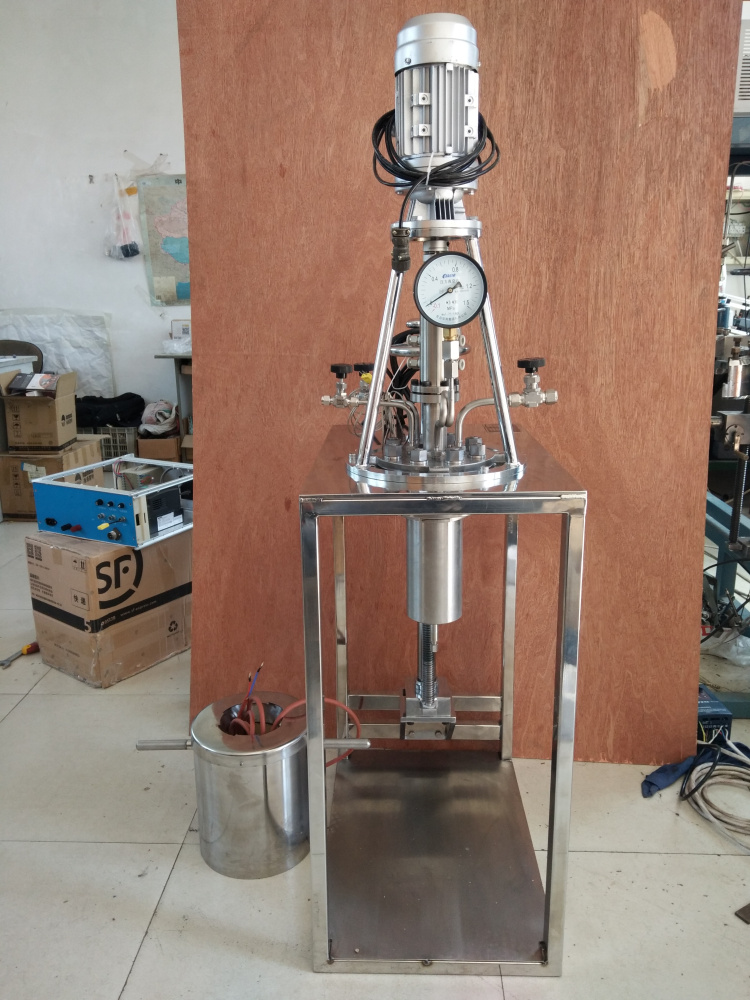 KCFD系列--框架結(jié)構(gòu)、螺栓連接、磁流體直連、翻轉(zhuǎn)出料正面照片