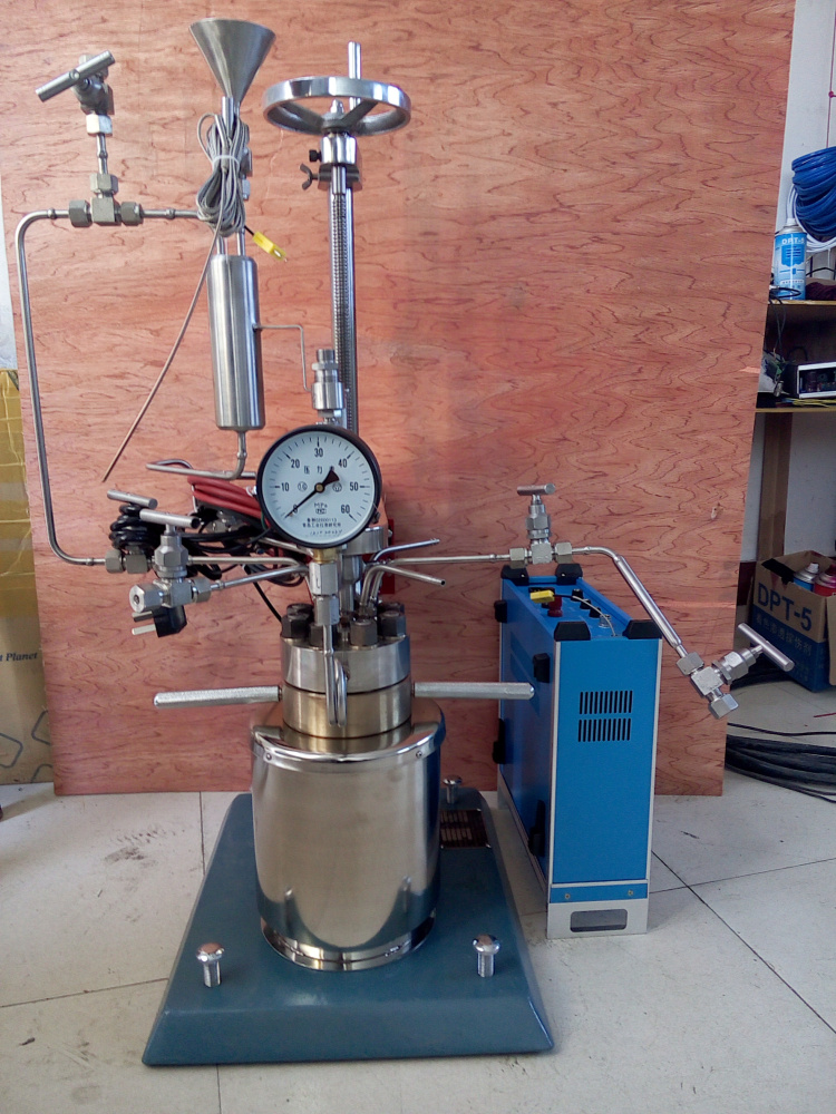 KCF系列-釜蓋升降，帶在線加料、在線取樣