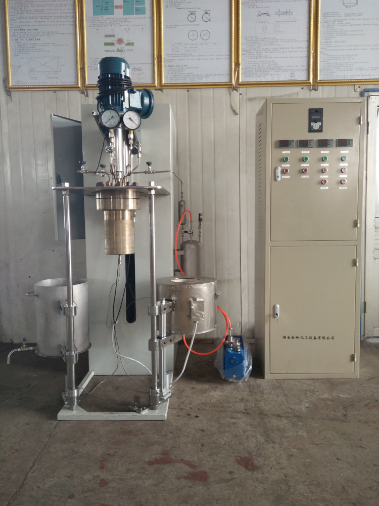 DFCF系列-釜體電動升降翻轉(zhuǎn)、加熱爐和水槽電動升降并可側(cè)移1