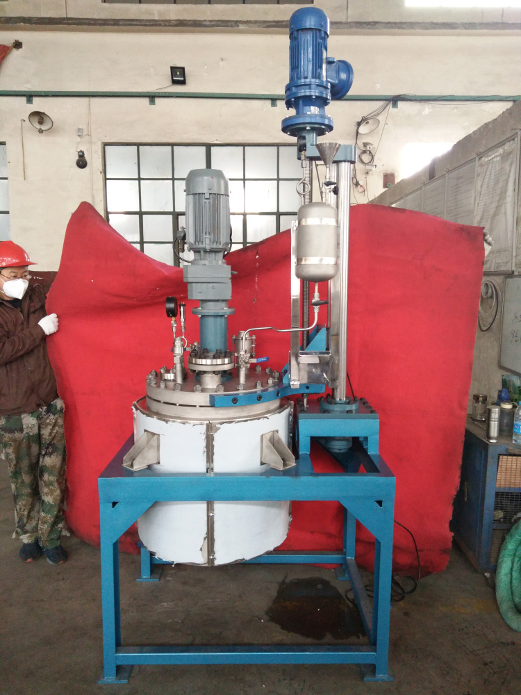 TFCF系列--電動升降釜蓋、直連攪拌、帶在線加料罐1