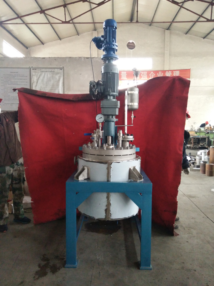 TFCF系列--電動升降釜蓋、直連攪拌、帶在線加料罐2