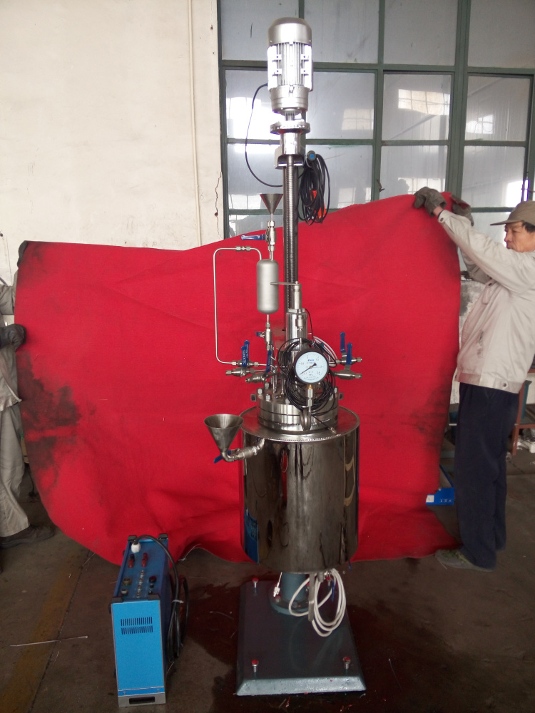 TFCF系列-釜體帶視鏡、電加熱管加熱、帶在線加料罐2